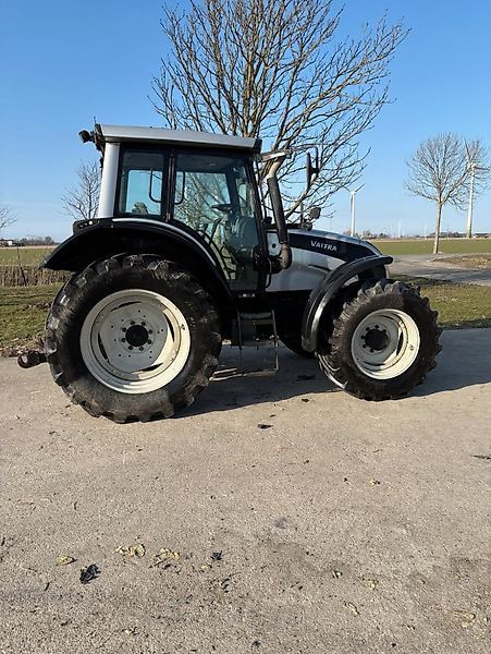 Valtra N 121 HiTech Tractor 25.000 €