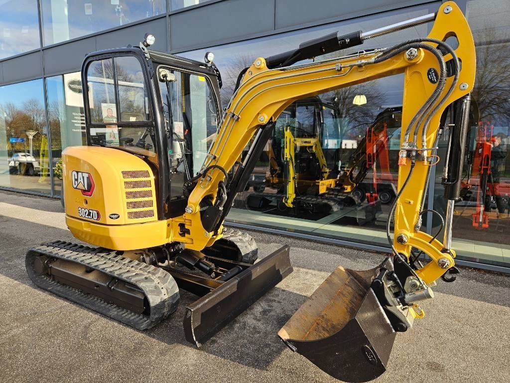 Caterpillar 302 CR Mini excavator €26,771