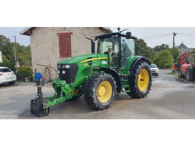 E-FARM: John Deere 7830 - Trattore - id AXRPVLE - Anno di costruzione: 2008 - Ore: 7.036,Potenza del motore: 205,Francia