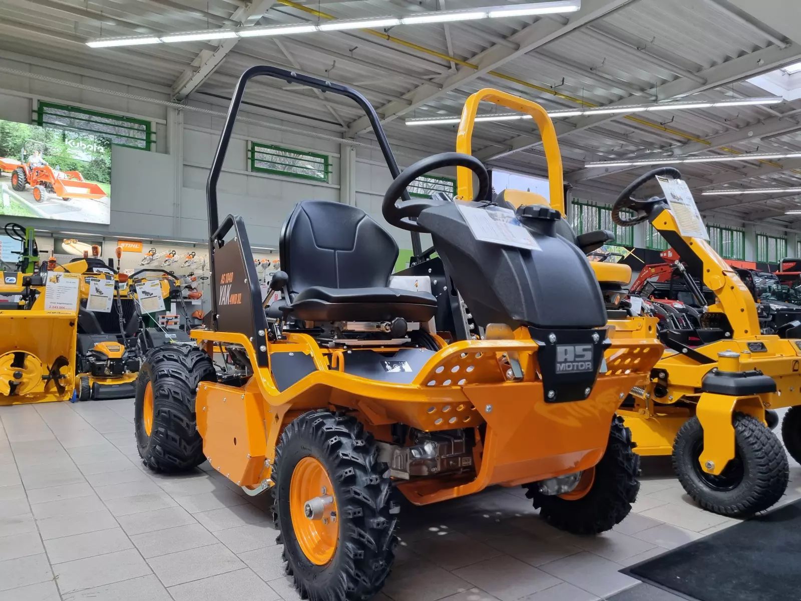 E-FARM: AS-Motor yak 1040 4wd xl - Mähwerk - id 7H3DUJ4 - 19.900 € - Baujahr: 2024 - Abgelesene Motorstunden: 4,Deutschland