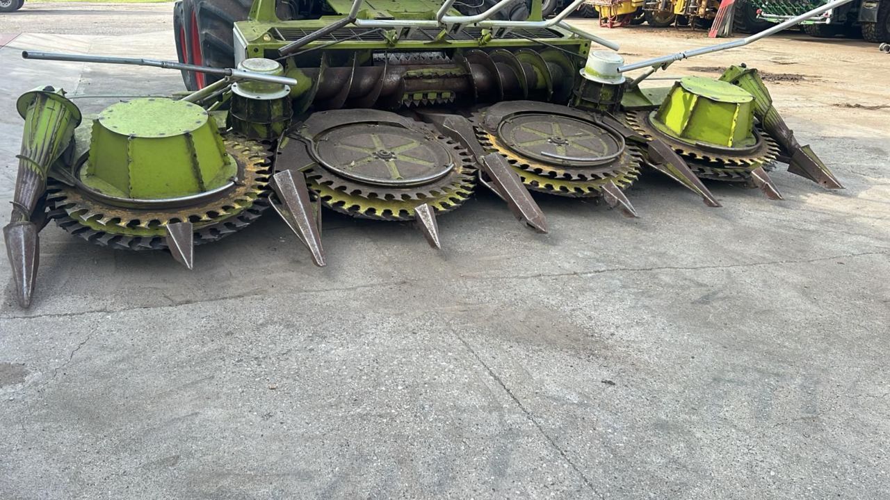 E-FARM: Claas ru 600 - Vágóasztal - id 7G8AVFI - 6000 EUR - Gyártási év: 2001 - Olaszország