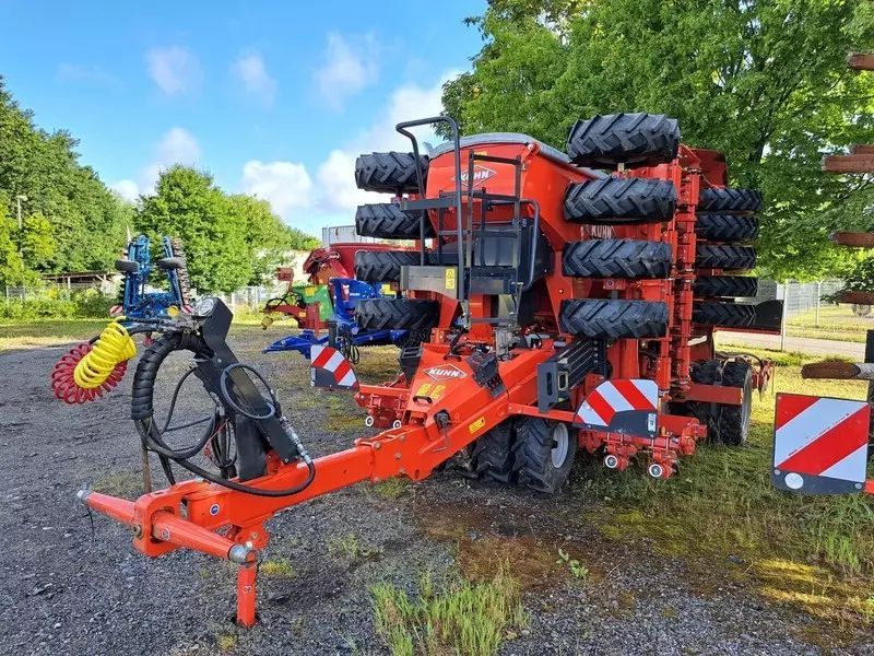 E-FARM: Kuhn Espro 6000 R - Semoir - id VUMUWR8 - Année: 2022 - Allemagne