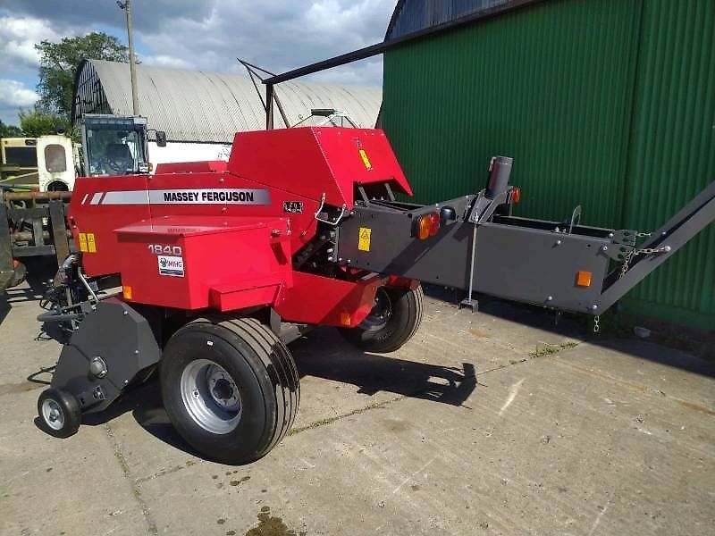 E-FARM: Massey Ferguson 1840 - Presă de balotat - id K5ABVQY - 28.800 EUR - Anul: 2022 - Germania