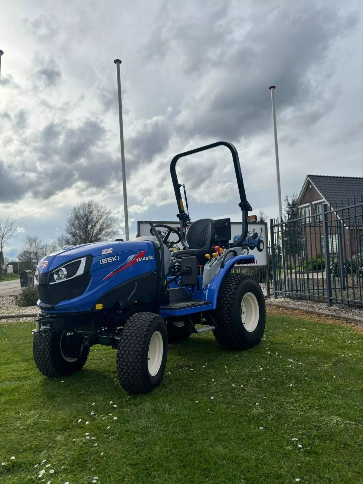 Iseki tm4230 Tractor €15,100