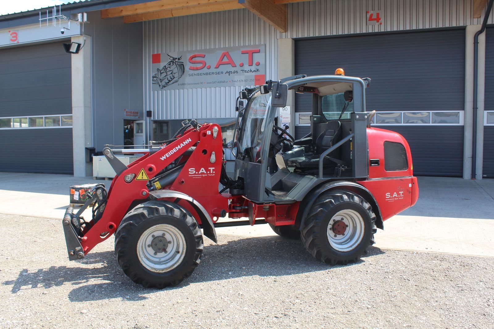 E-FARM: Weidemann 2070 cx 50 - Wheel loader - id 84WRKZV - €32,655 - Year of construction: 2010 - Engine hours: 5,200,Engine power (HP): 50,Austria
