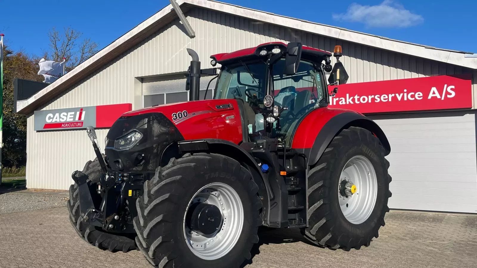 Case IH Optum 300 CVXDrive Tractor €133,824