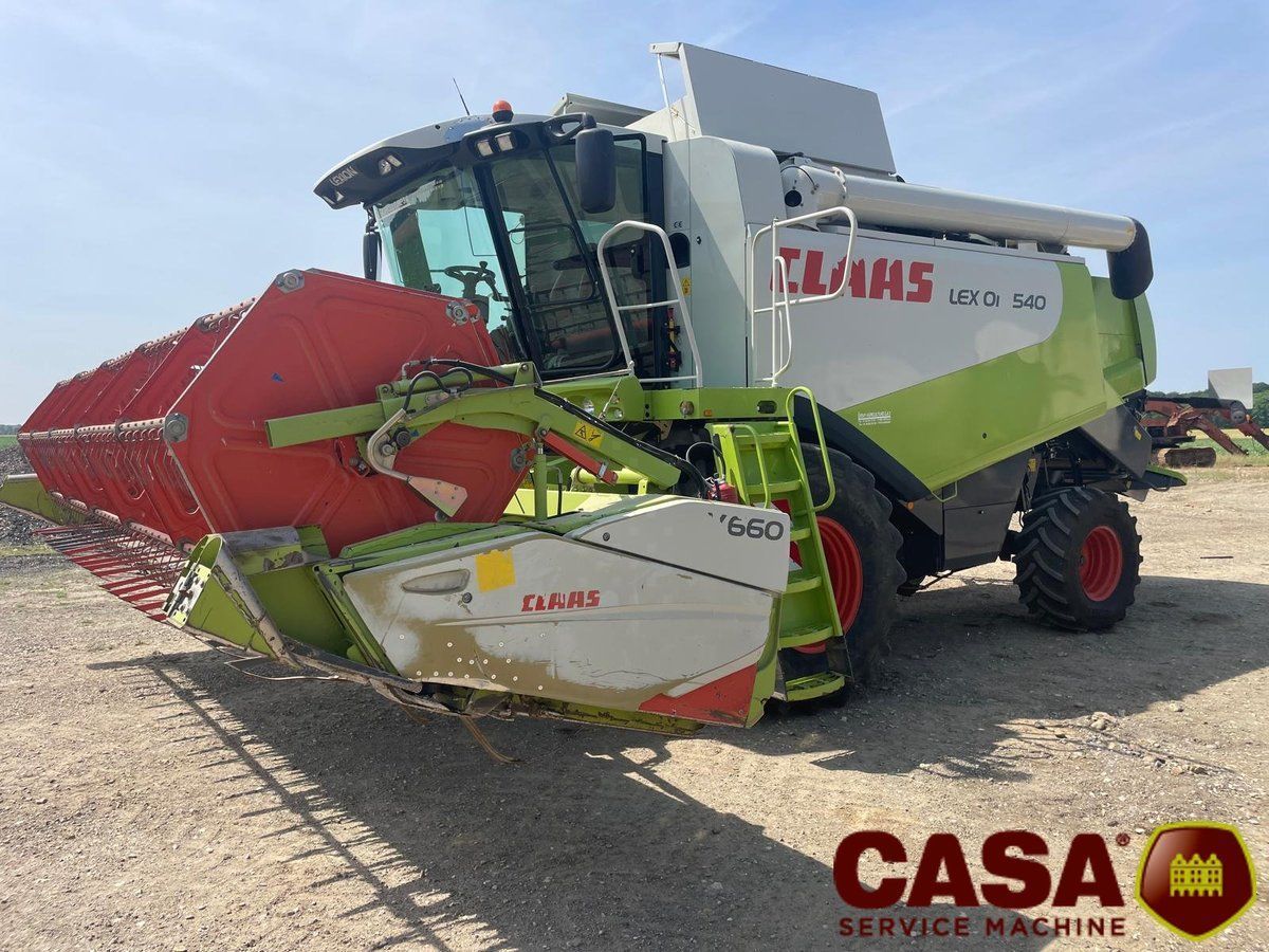 E-FARM: Claas Lexion 540 - Moissoneuse-batteuse - id JJQ86NI - Année: 2006 - Lecture du nombre d'heure: 2 600,Puissance du moteur (chevaux): 339,France