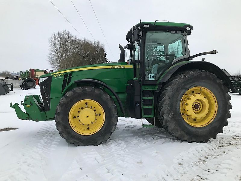 John Deere 8370 R Tractor €119,900