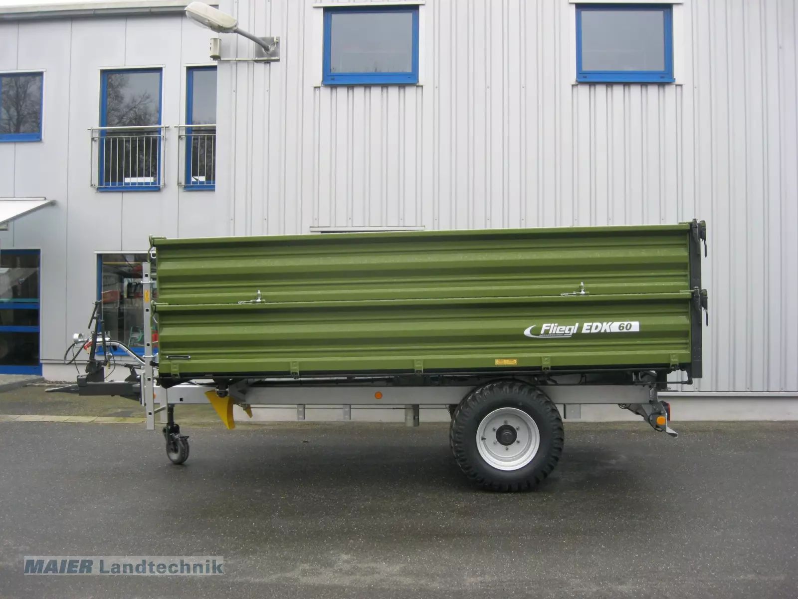 Fliegl EDK 60 Pótkocsi billencs 9160 EUR