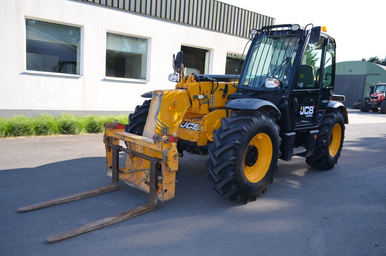 E-FARM: JCB 535-95 - Ładowacz teleskopowy - id XCQUNIK - 41 000 € - Rok produkcji: 2017 - Motogodziny: 3020,Moc silnika: 110,Belgia