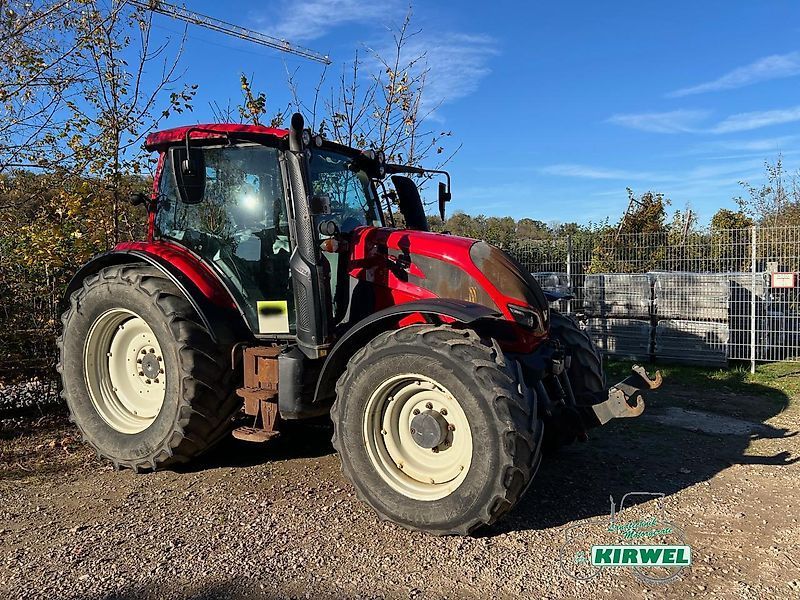 E-FARM: Valtra N104 - Tractor - id EYJD5NY - €49,500 - Year of construction: 2017 - Engine hours: 2,400,Engine power (HP): 101,Germany