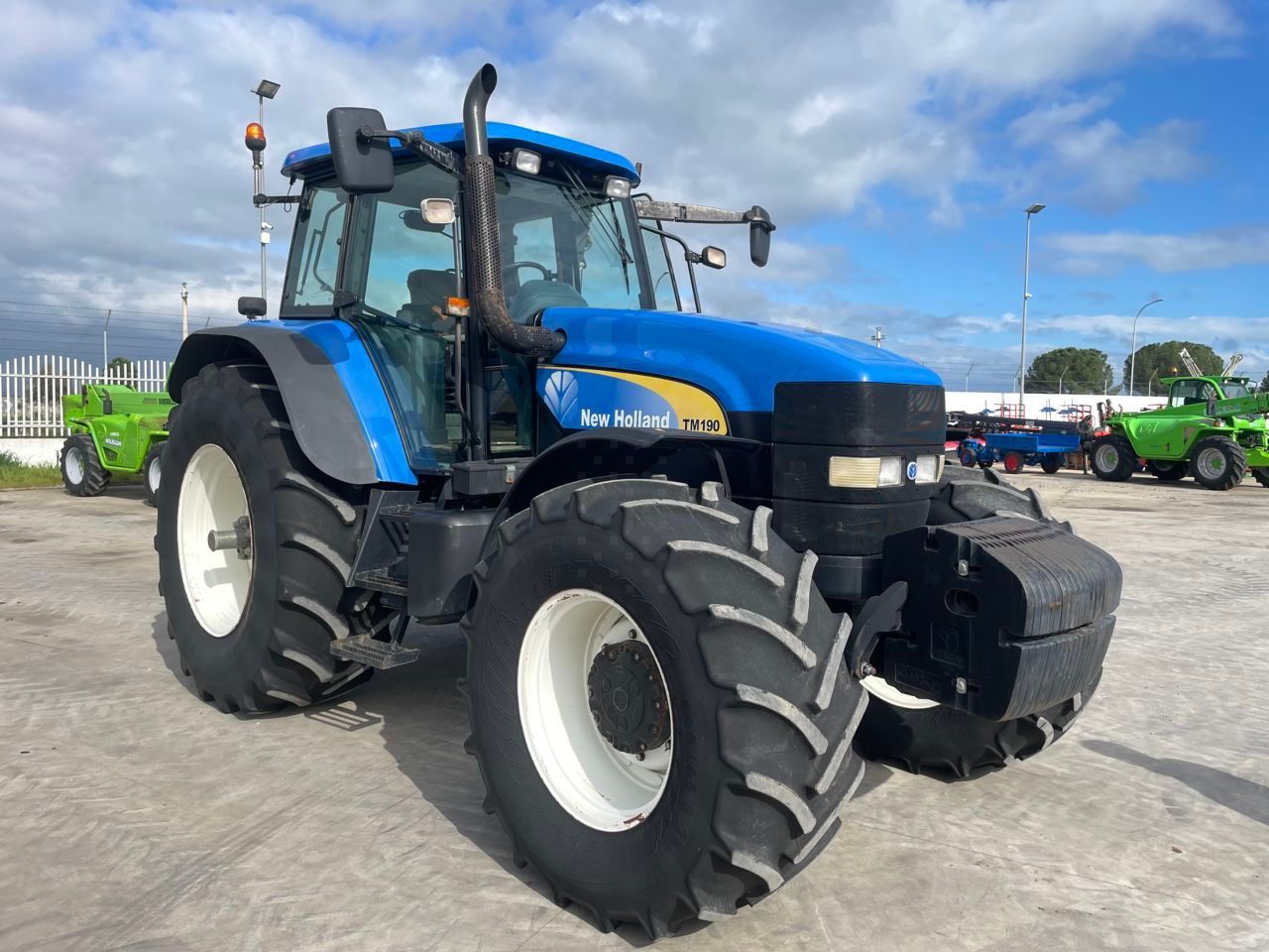 New Holland TM 190 Traktor 34 000 €