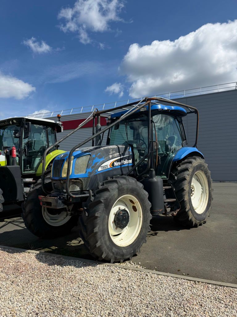 New Holland TS 125 A Traktor