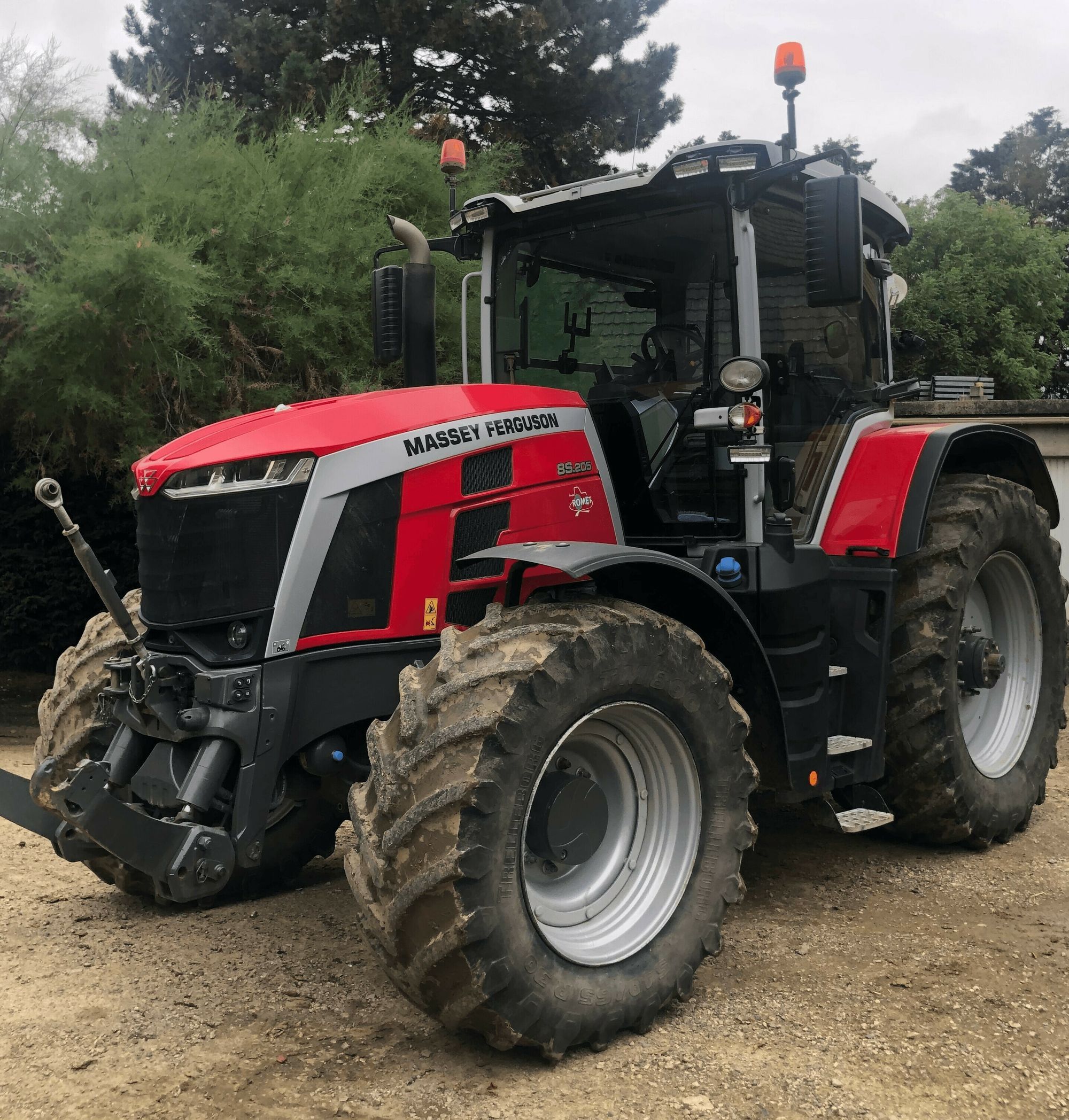 Massey Ferguson 8S.205 Tractor €95,000