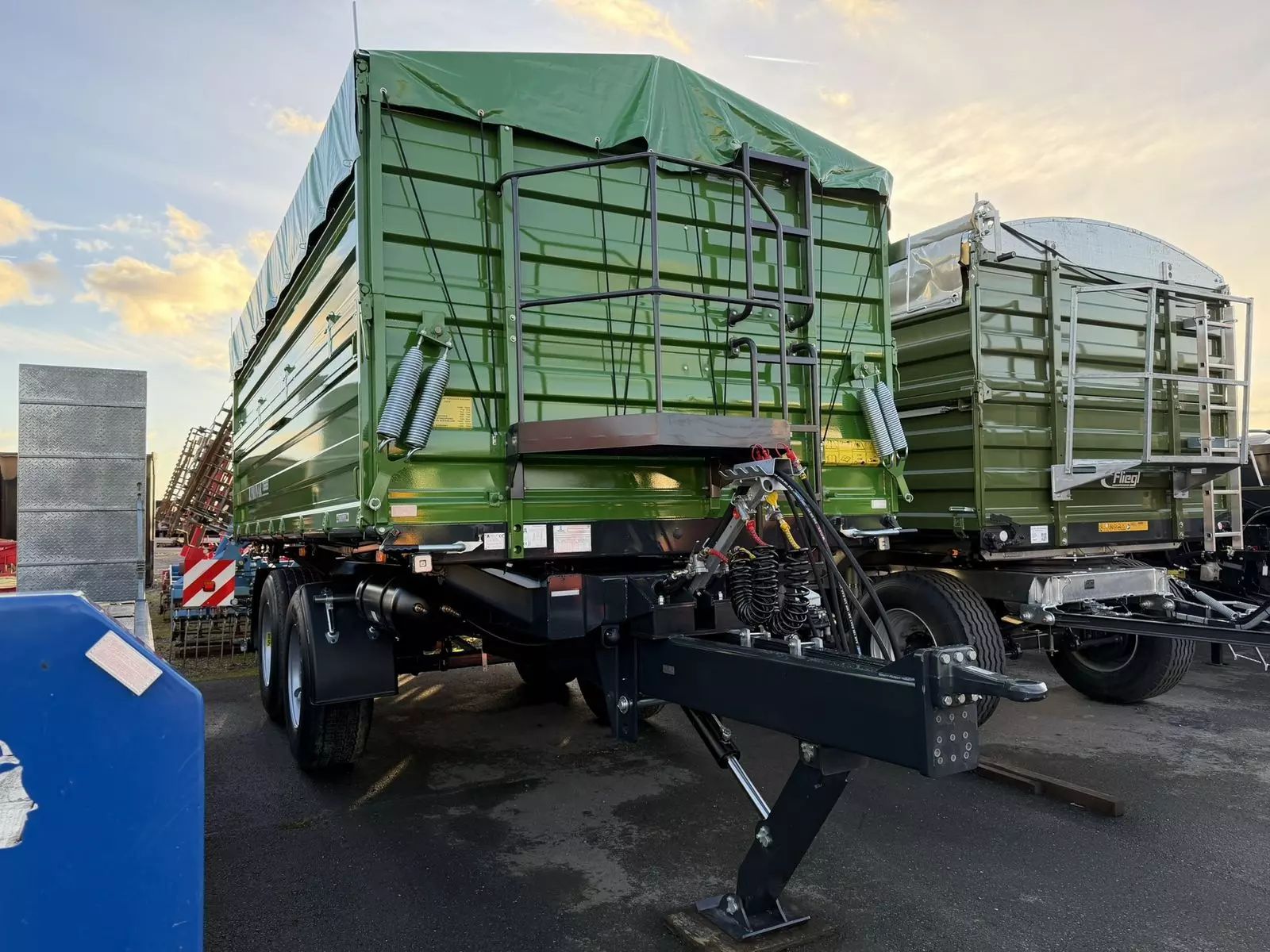 Pronar t 683 Pótkocsi billencs 24 992 EUR