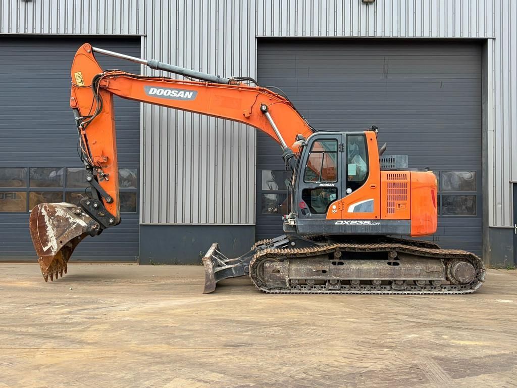 Doosan dx235lcr Crawler excavator €60,000
