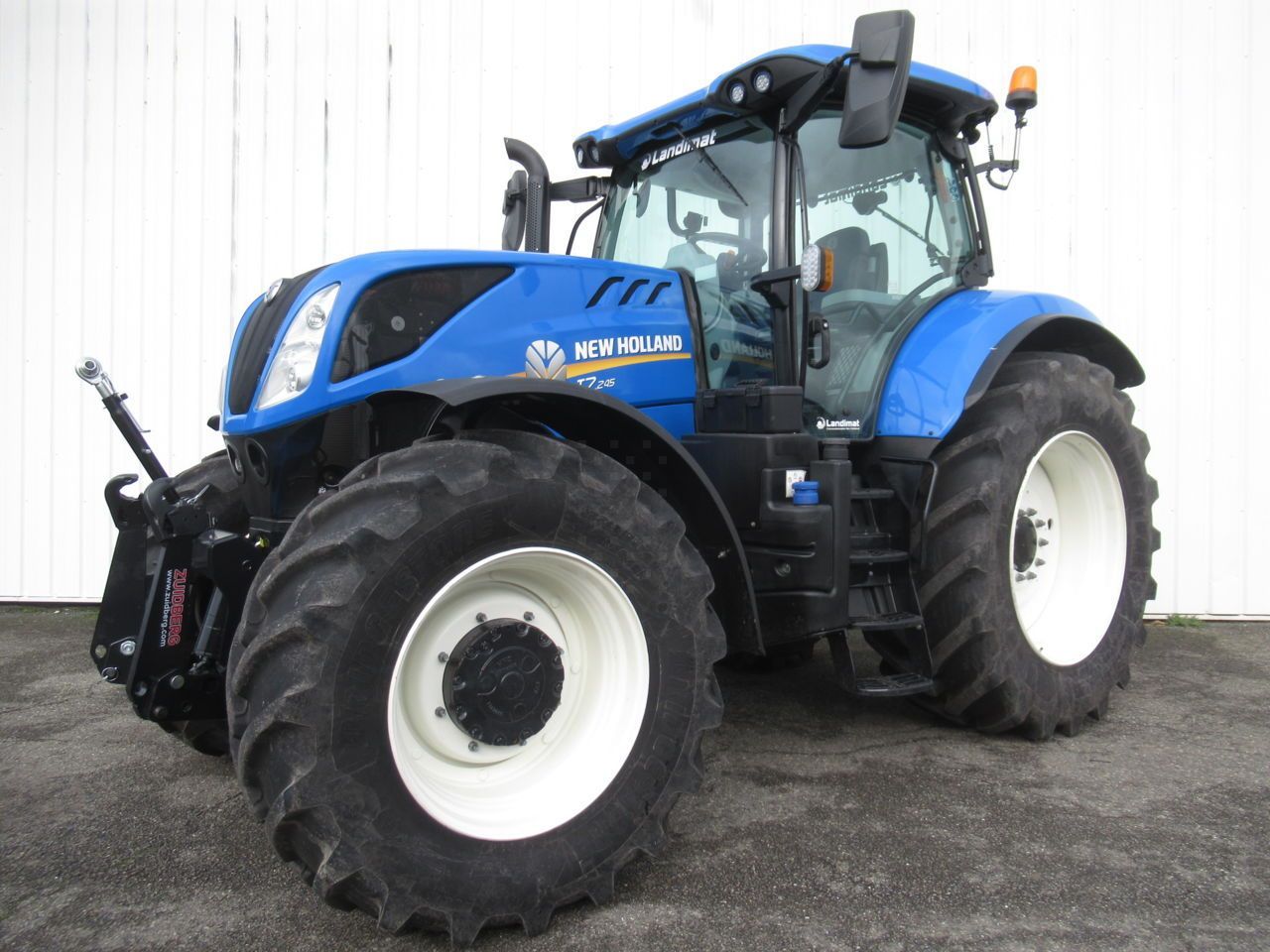 E-FARM: New Holland T7.245 - Traktor - id 74HALZW - 112.000 € - Baujahr: 2022 - Abgelesene Motorstunden: 634,Motorleistung (PS): 220,Frankreich