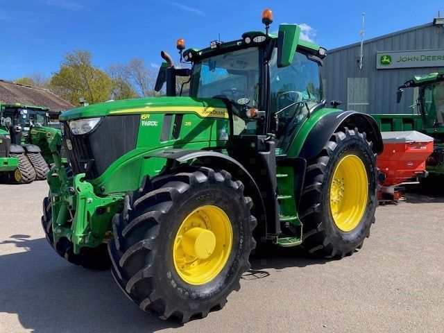 E-FARM: John Deere 6R 215 - Tractor - id LQHITLL - 151.668 EUR - Anul: 2022 - Citeste ore: 2.060,Muterea motorului: 215,Regatul Unit