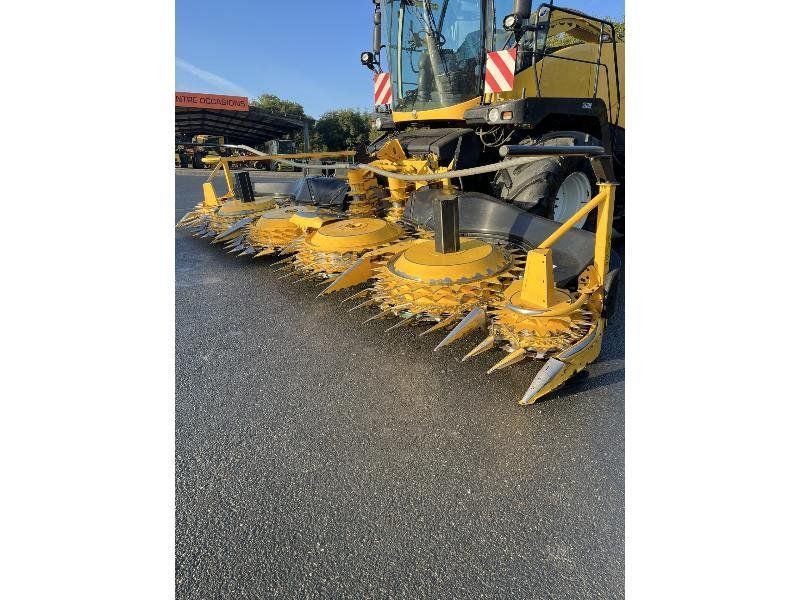 New Holland bec 10 rangs Header €56,000