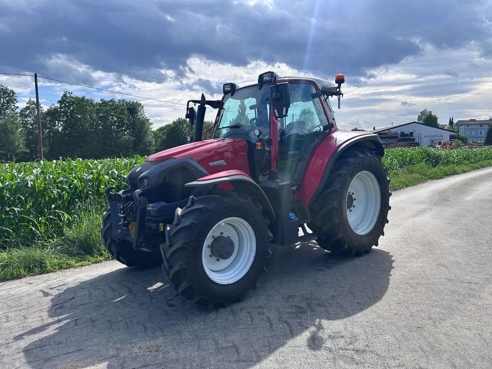 Lindner Lintrac 95 LS Tractor €83,000