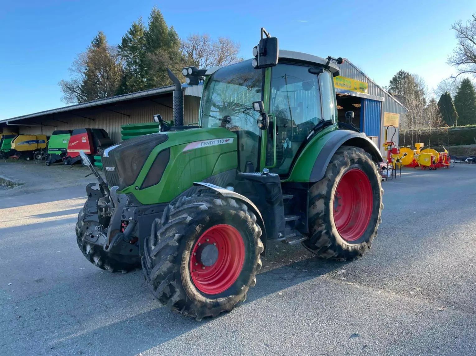 E-FARM: Fendt 310 Vario - Tracteur - id 1HXRPF4 - 69 000 € - Année: 2017 - Lecture du nombre d'heure: 4 657,Puissance du moteur (chevaux): 100,France