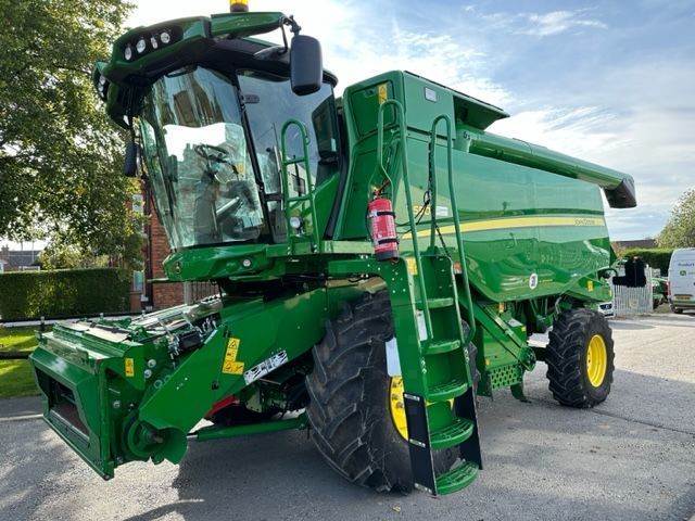 John Deere T 550i Combine harvester €197,021