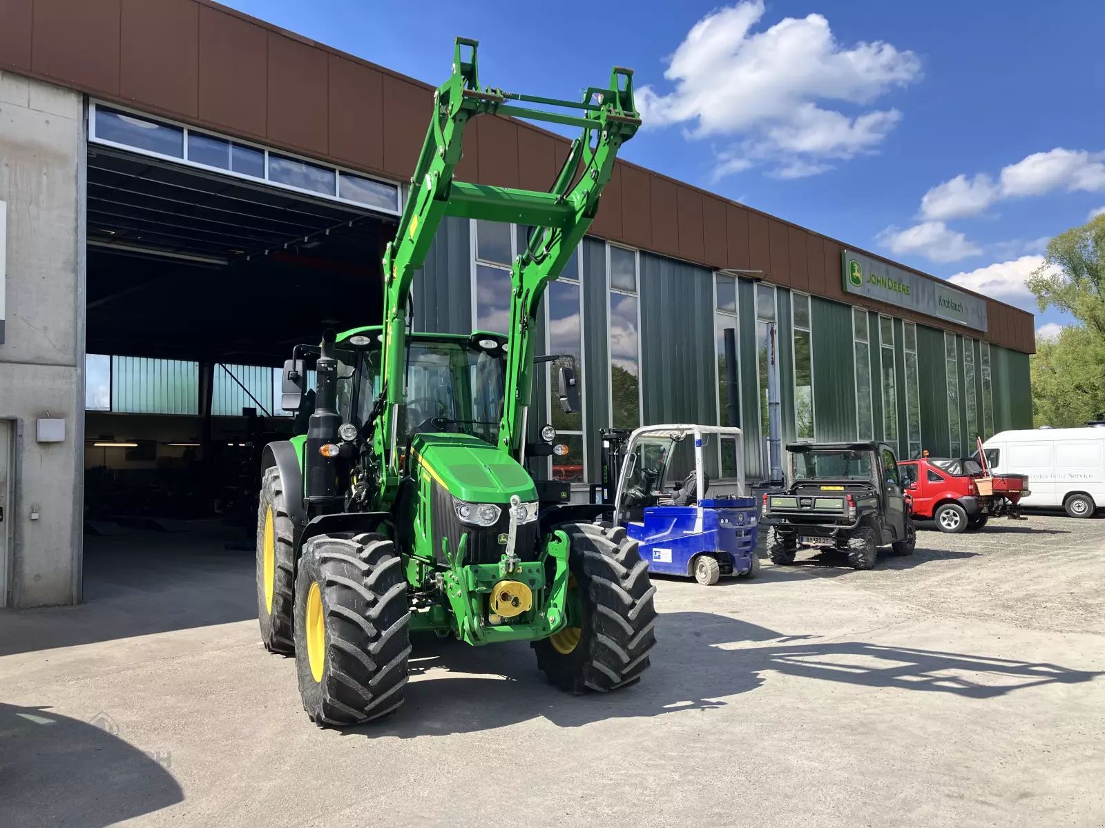 E-FARM: John Deere 6100 M - Tractor - id 8TF3ZXA - 87.000 € - Año: 2022 - Horas: 1440,Potencia del motor: 125,Alemania