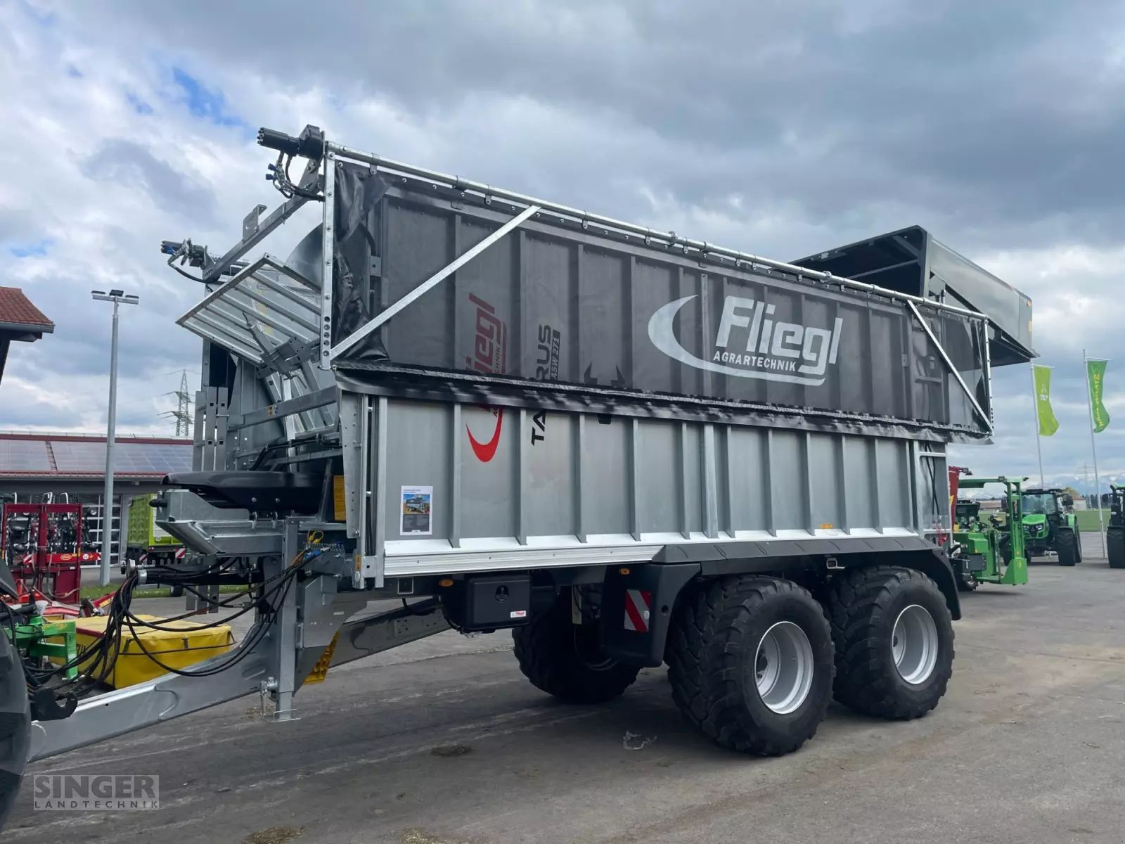 Fliegl asw 271 taurus fox Pašarų transportavimas 70 400 €