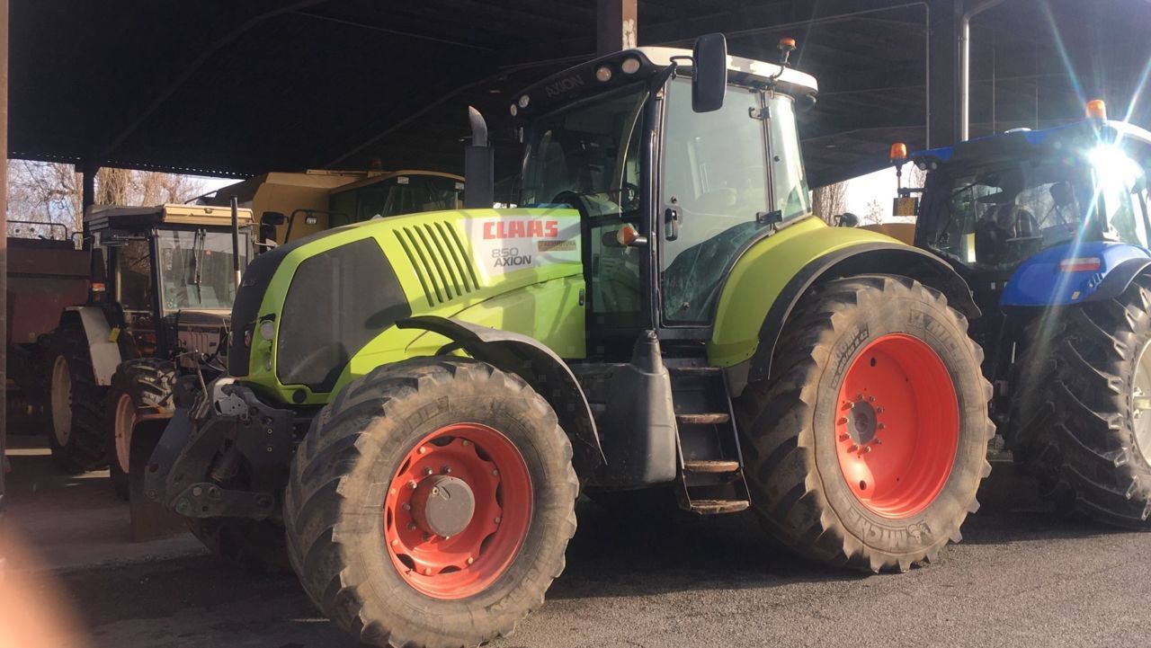 Claas Axion 850 Tractor 45.000 EUR