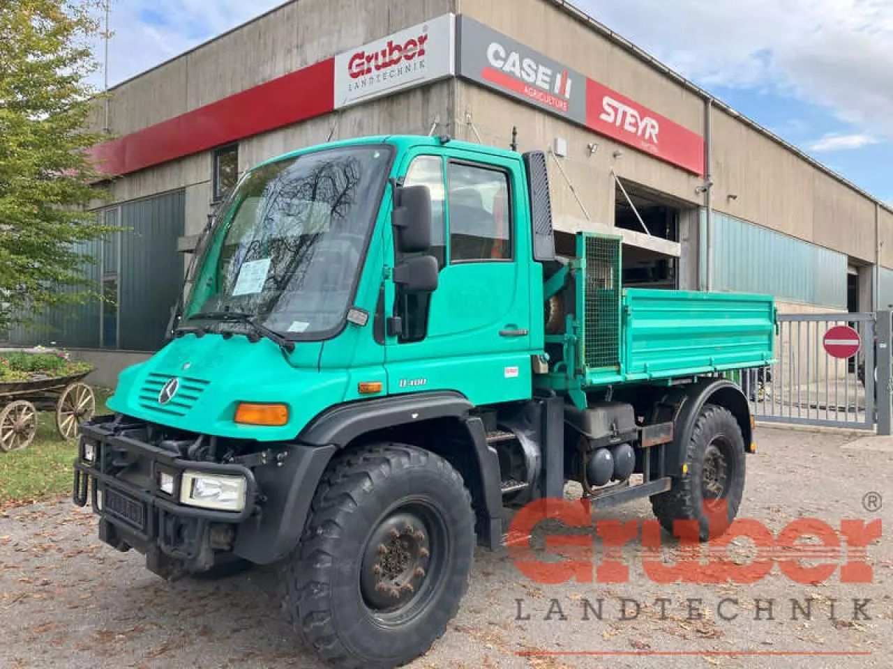 E-FARM: Mercedes-Benz unimog u 400 - Tractor - id WFAMBYB - €35,850 - Year of construction: 2002 - Engine hours: 2,087,Engine power (HP): 231,Germany