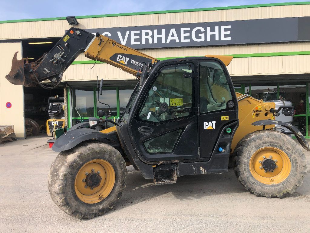 E-FARM: Caterpillar th 357 d - Ładowacz teleskopowy - id 8SGGJID - 35 000 € - Rok produkcji: 2018 - Motogodziny: 5450,Moc silnika: 140,Francja
