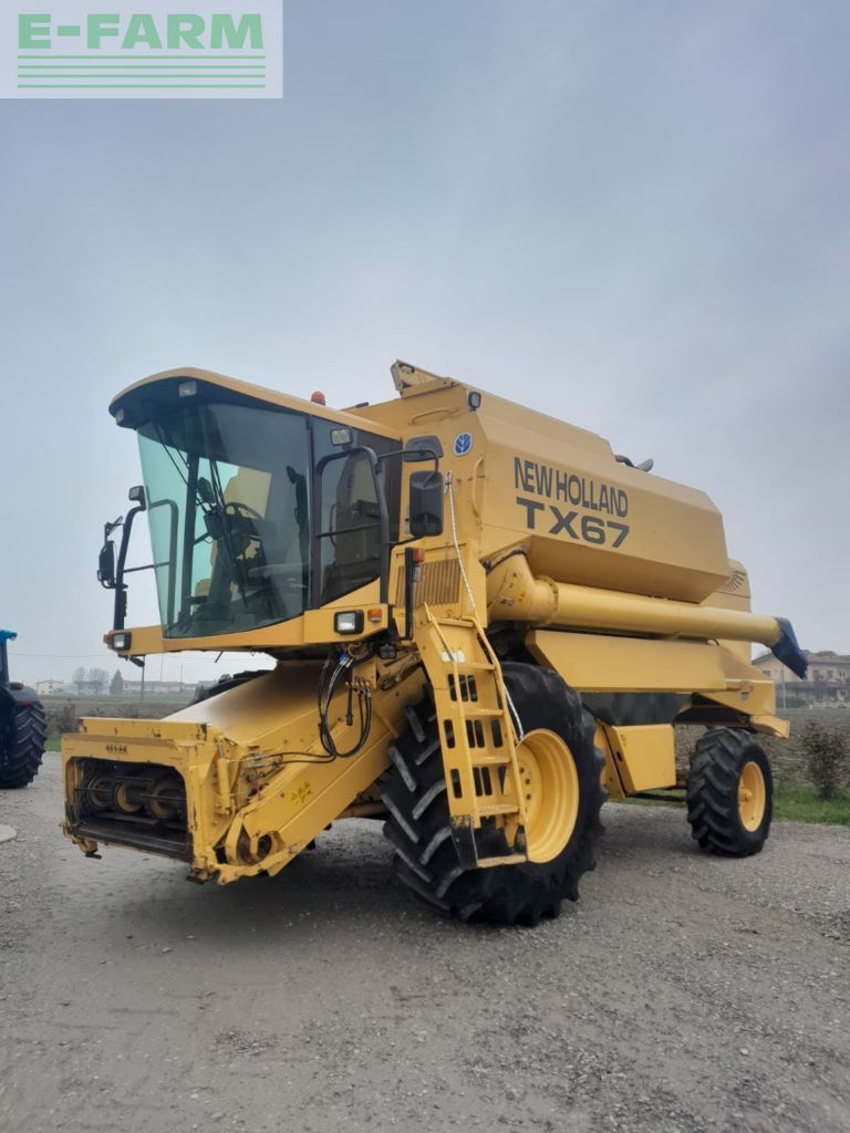New Holland TX 67 Cosechadora 25.000 €