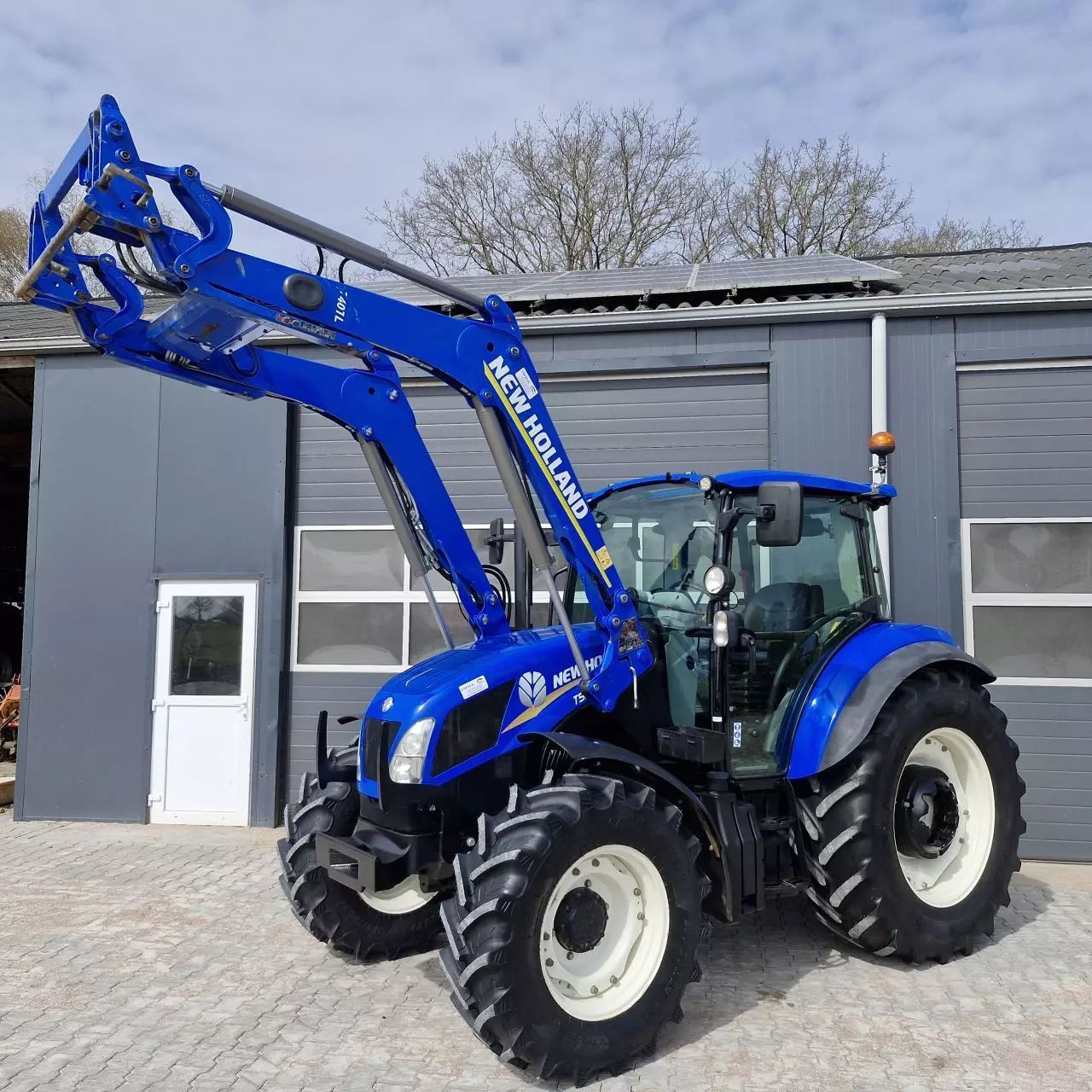 New Holland T5.105 Tractor €39,000