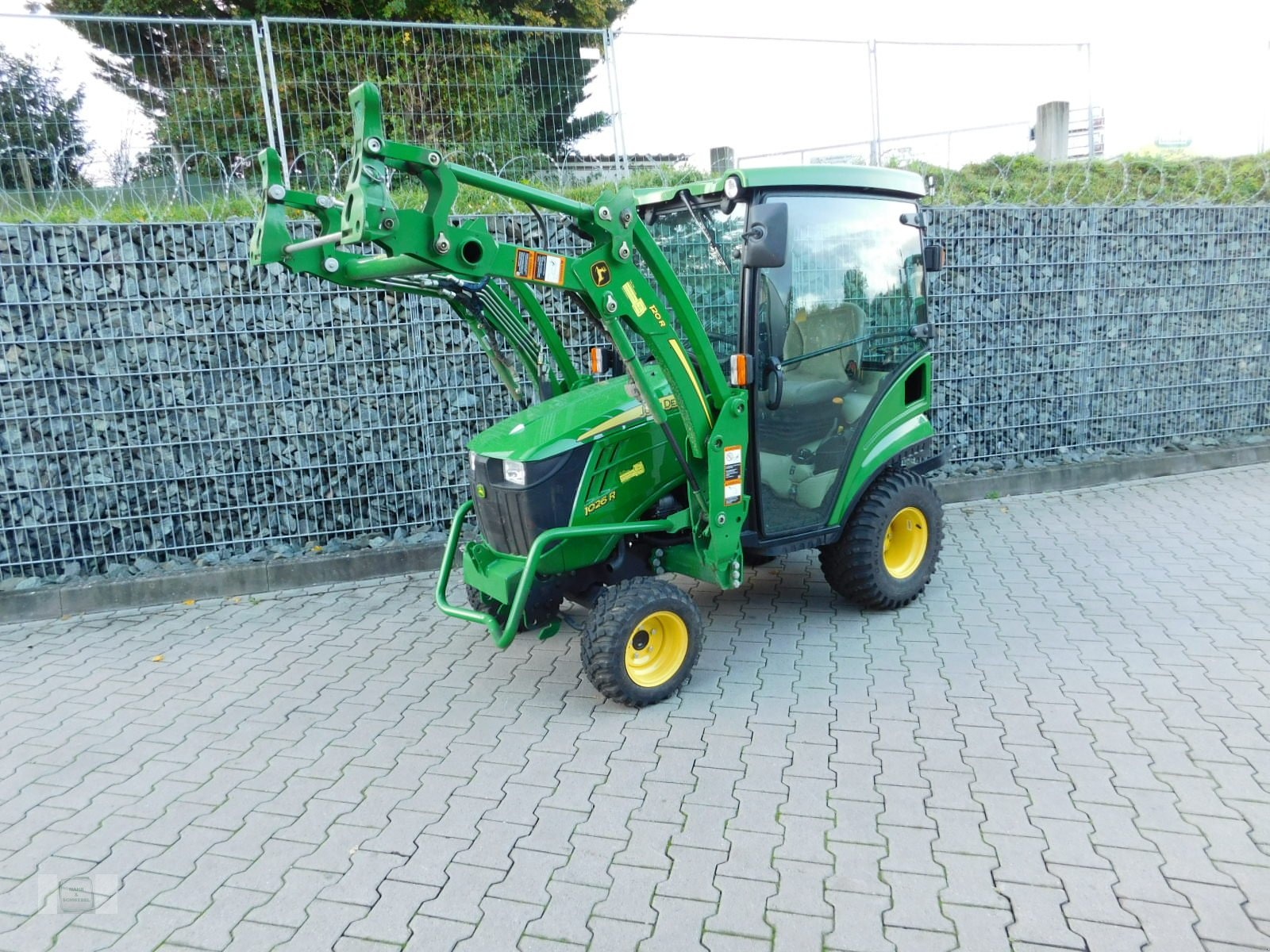 John Deere 1026 R tractor €25,202
