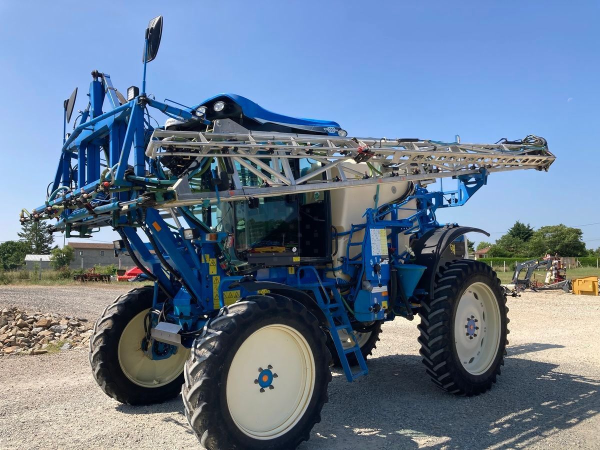 E-FARM: Matrot hellios m24d - Pflanzenschutzspritze - id WMLJQ2A - 46.000 € - Baujahr: 2011 - Abgelesene Motorstunden: 4.050,Frankreich