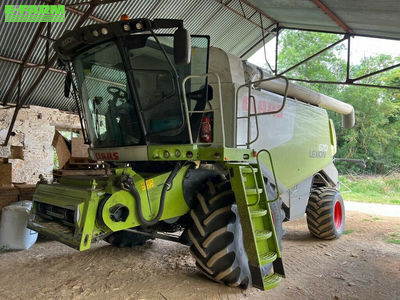 E-FARM: Claas Lexion 670 - Κομπίνα - id UFFJ2YR - 135.000 € - Χρονία: 2012 - Μετρητής ωρών: 2.430,Ισχύς κινητήρα: 360,3,Γαλλία