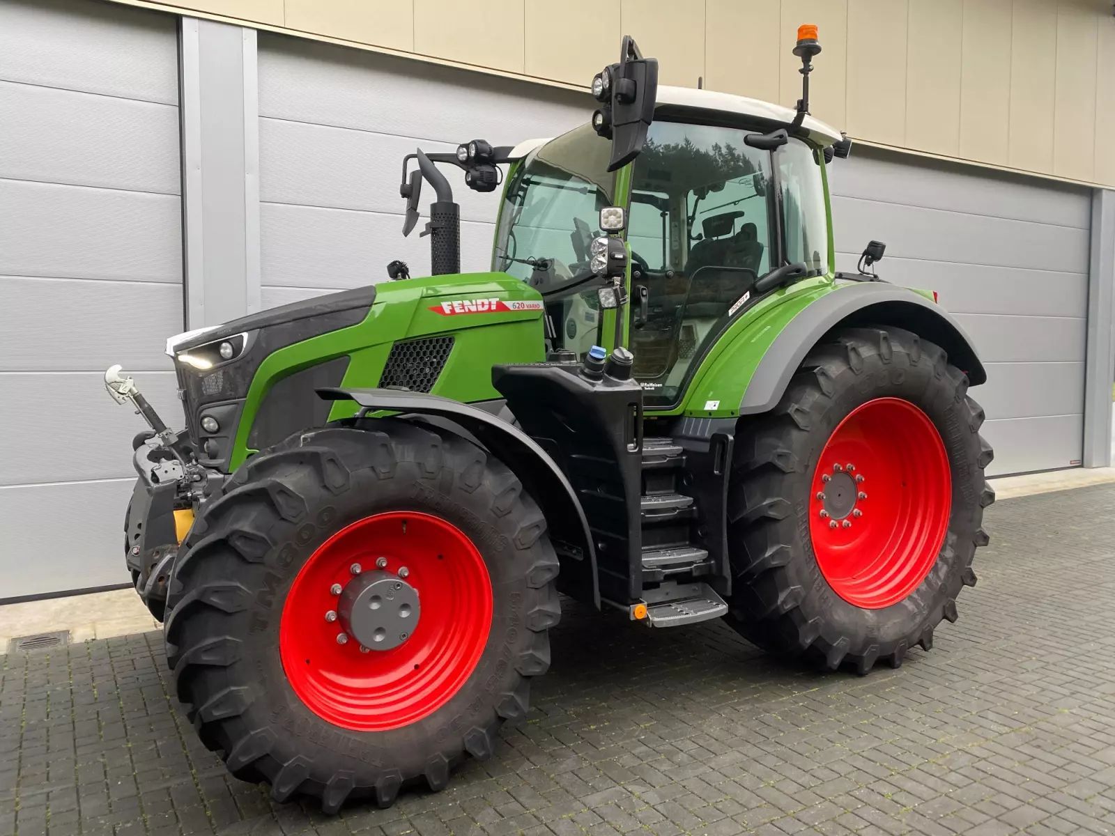 Fendt 620 vario profi+ setting2 profiplus rtk entlastung terminal dach led Tractor €193,200