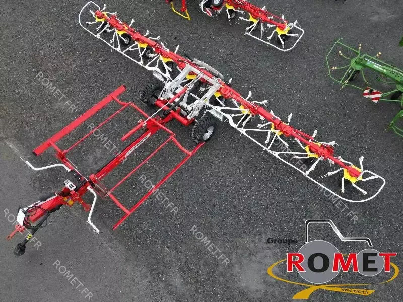 E-FARM: pöttinger hit10-11t - Kreiselheuer - id CQ5YVTU - 13.900 € - Baujahr: 2017 - Frankreich