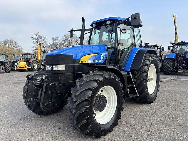 New Holland TM 190 Traktor 46 000 €