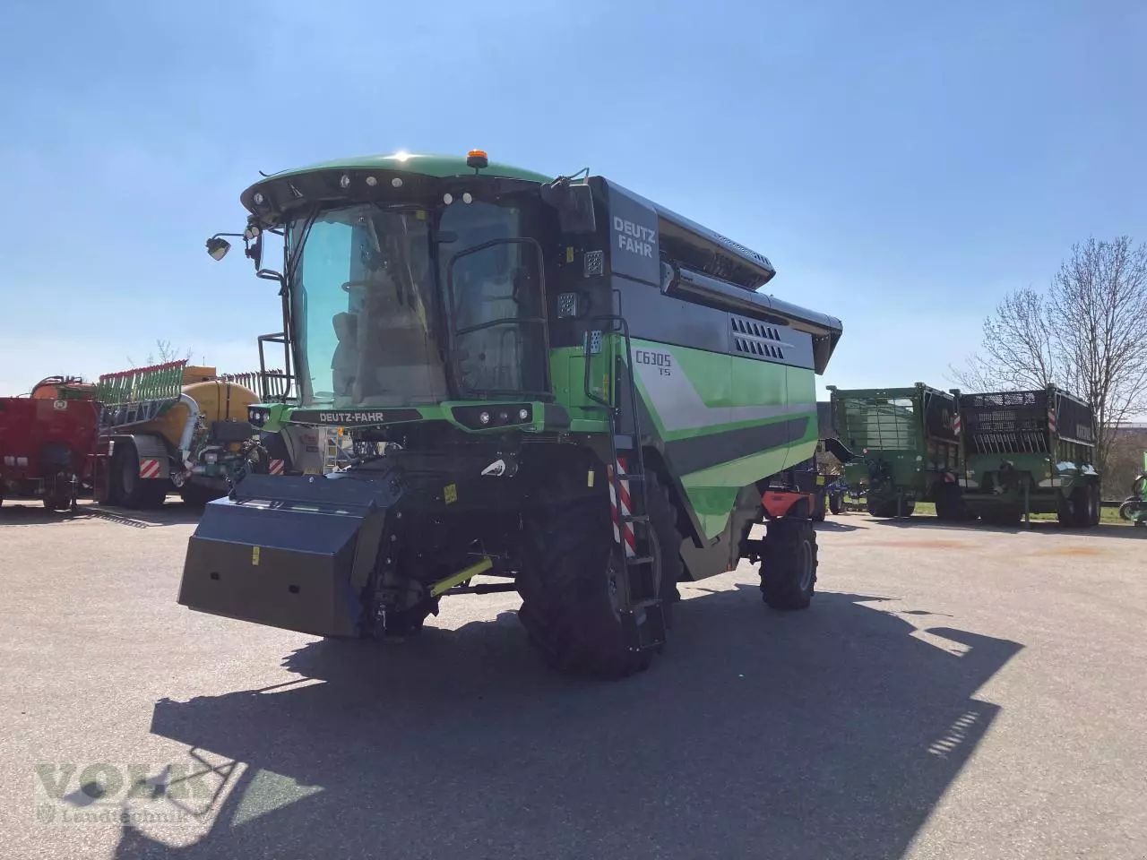 E-FARM: Deutz-Fahr c 6305 ts t5 mit schneidwerk - Combine harvester - id KDVHKRW - €169,000 - Year of construction: 2024 - Germany