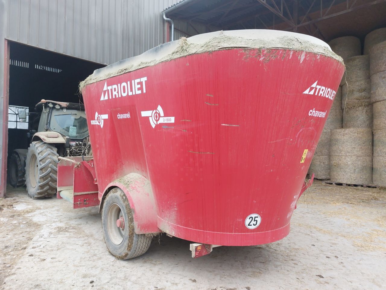 E-FARM: TRIOLIET solomix 2-1800 - Futtermischwagen - id 5ZRUDKV - 25.000 € - Baujahr: 2016 - Frankreich