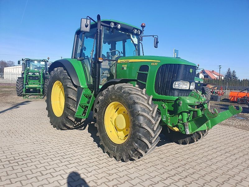 John Deere 6930 Traktor 44 338 €