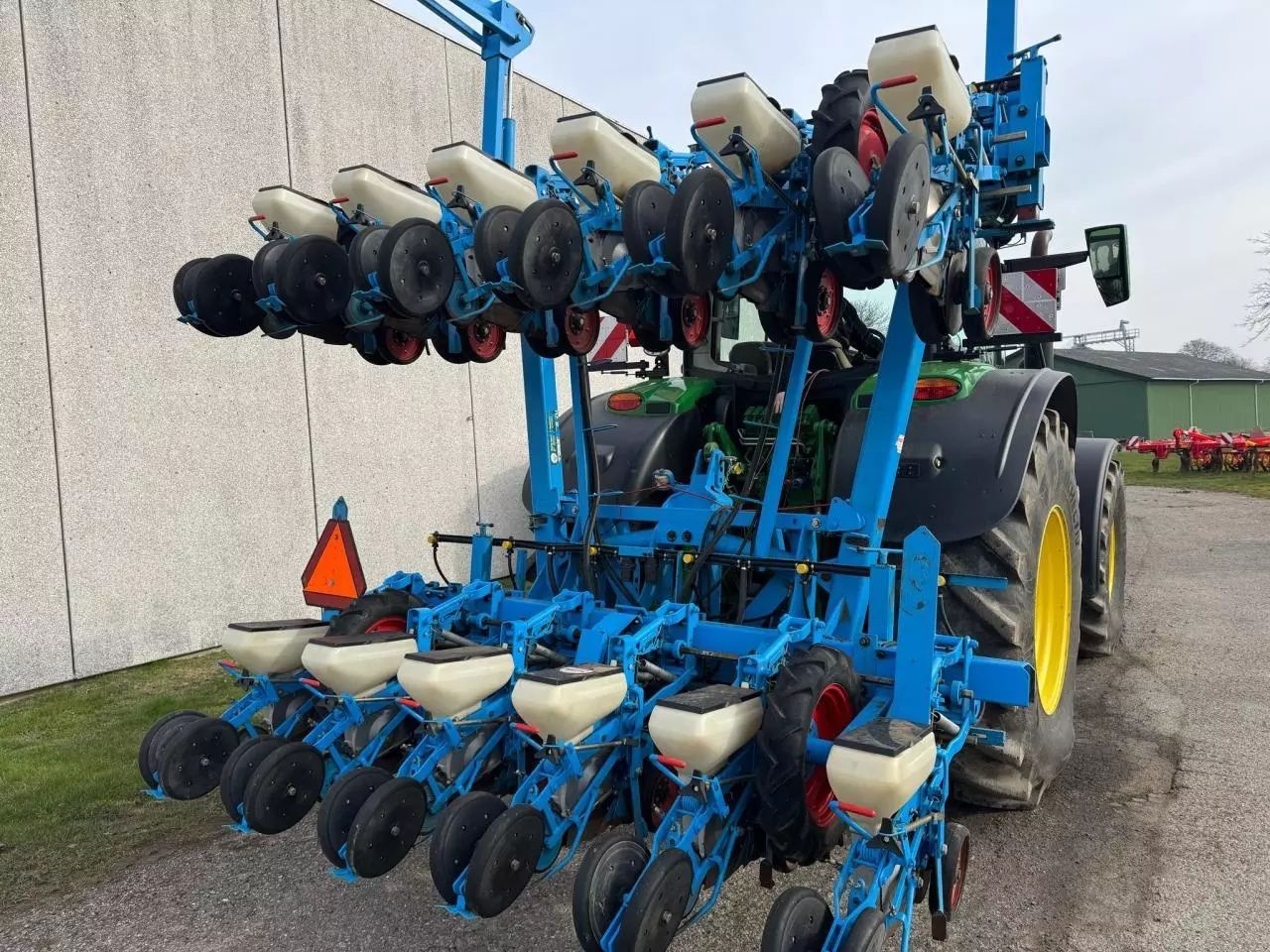 E-FARM: Monosem meca v4-12 - Precision drill - id MFXFV9S - €12,054 - Year of construction: 2007 - Denmark