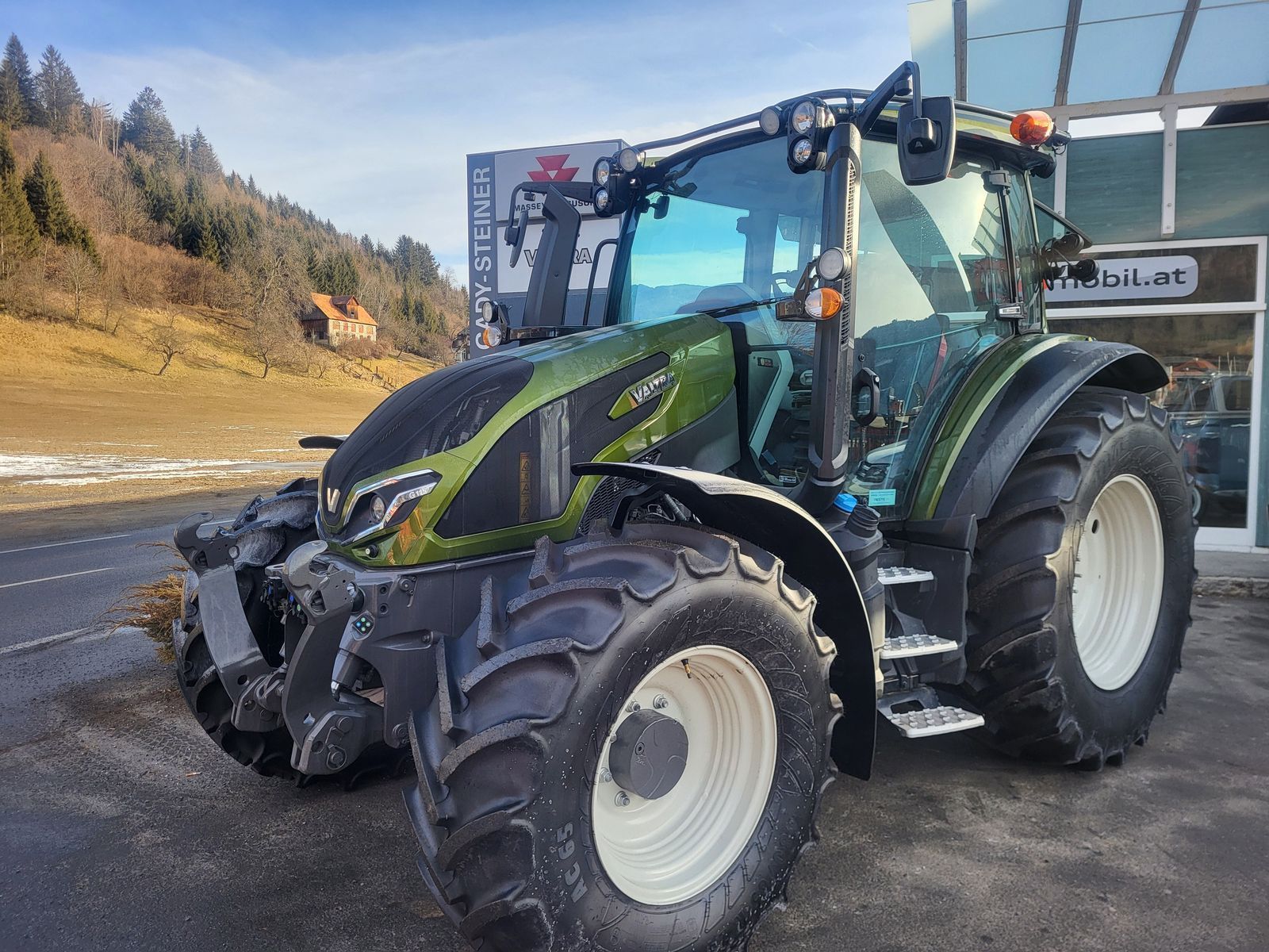 E-FARM: Valtra G135 - Tractor - id MS51RUG - Year of construction: 2025 - Engine hours: 1,Engine power (HP): 120,Austria
