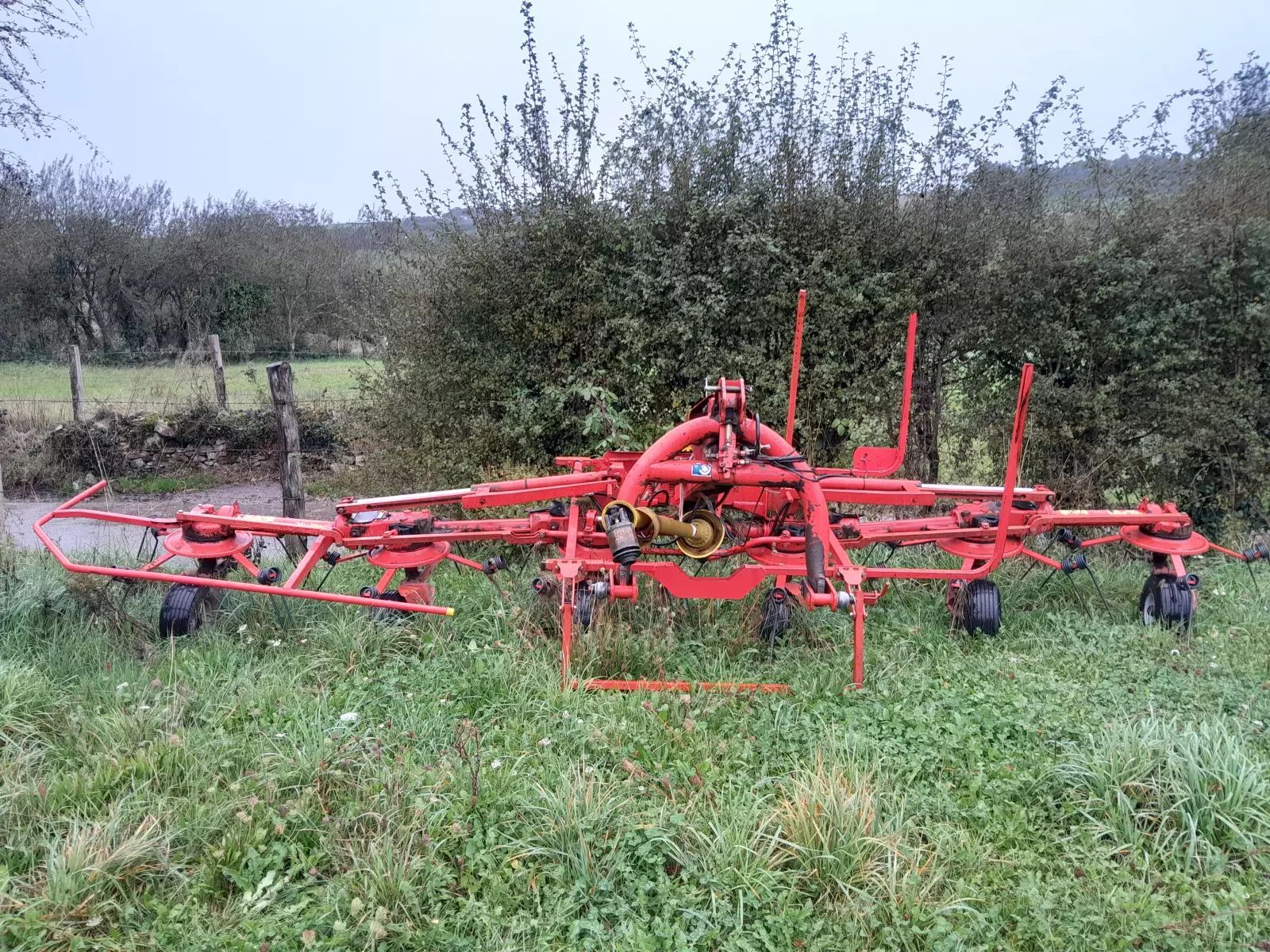 E-FARM: Kuhn GF 5801 MHO - Kreiselheuer - id BYHIR1P - Baujahr: 2000 - Frankreich