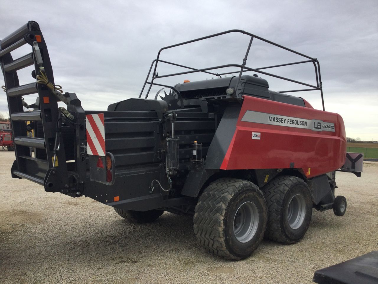 E-FARM: Massey Ferguson LB 2234XD - Bálázó - id KL6R7V8 - 138 000 EUR - Gyártási év: 2022 - Bálaszám: 14 000,Franciaország