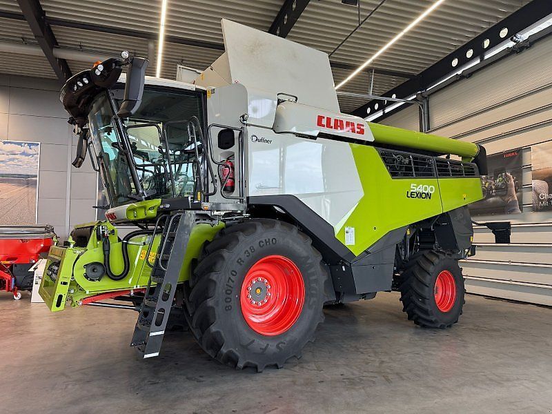 E-FARM: Claas Lexion 5400 - Moissoneuse-batteuse - id RBHNKUZ - 318 600 € - Année: 2023 - Lecture du nombre d'heure: 75,Allemagne