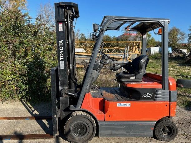 TOYOTA 7fbmf25 Gabelstapler 14.500 €