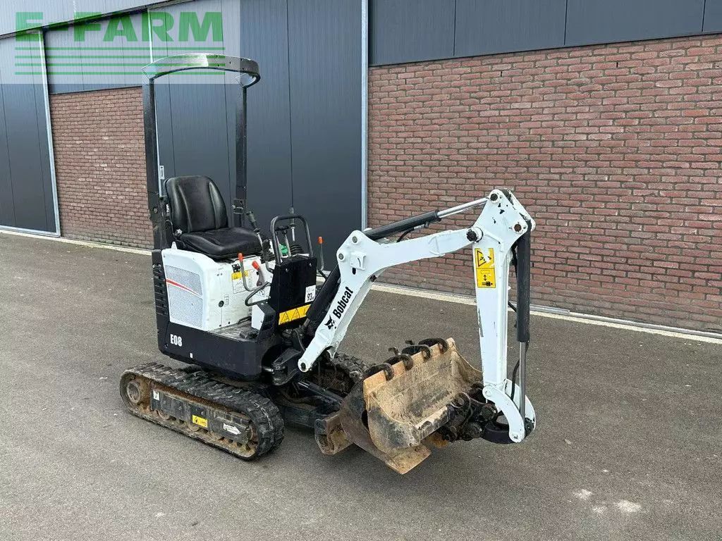 Bobcat e08 minikraan Mini excavator €9,250