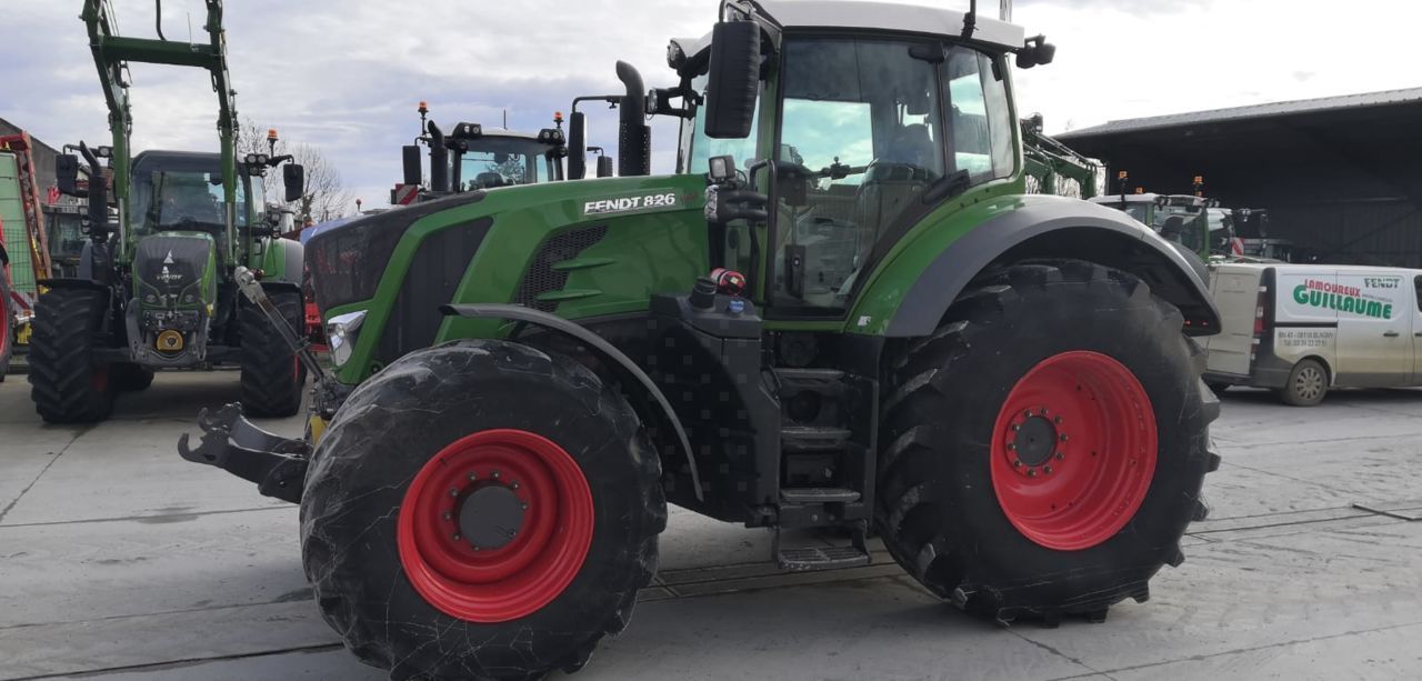 E-FARM: Fendt 826 Vario ProfiPlus - Tractor - id J2K1RCC - Anul: 2019 - Citeste ore: 4.400,Muterea motorului: 260,Franța